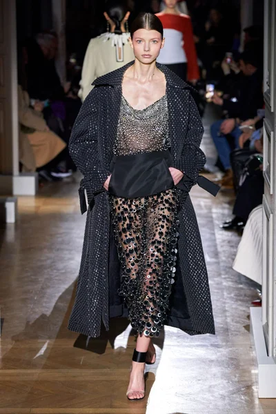 Look 17